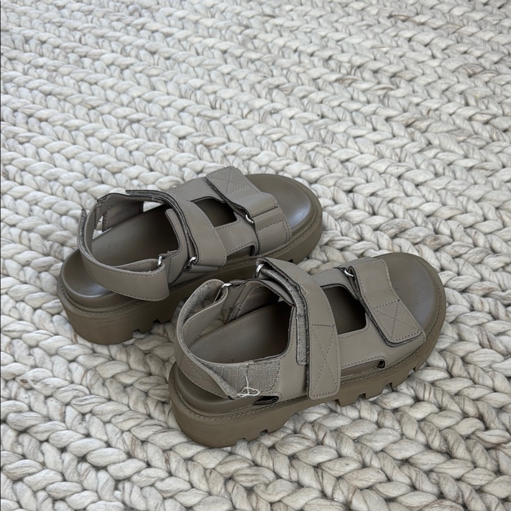 H&M Tan Sandals